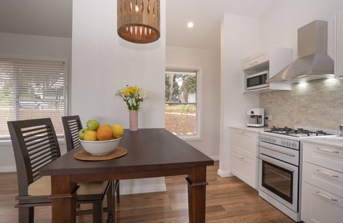 Coopers Shoot Cottage | The best Byron Bay has to offer - stunning views, total luxury and style.