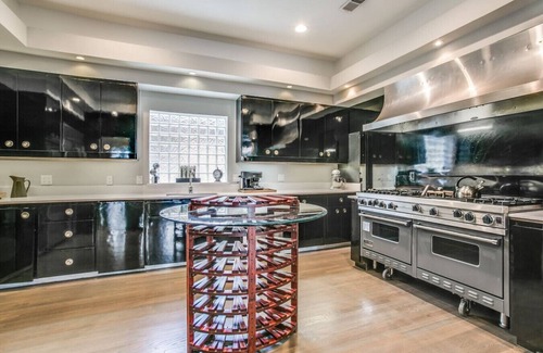 Lake Highlands House | The Best Dallas Has To Offer. Heated Pool/Spa!