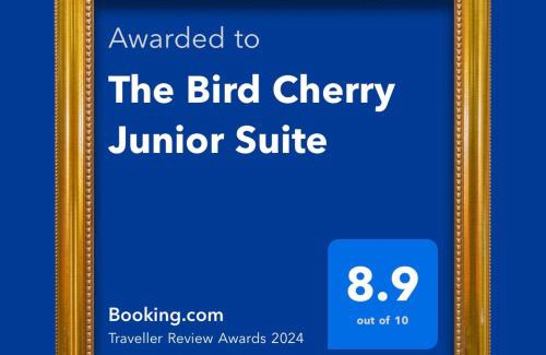 Varkaus Apartment | The Bird Cherry Junior Suite