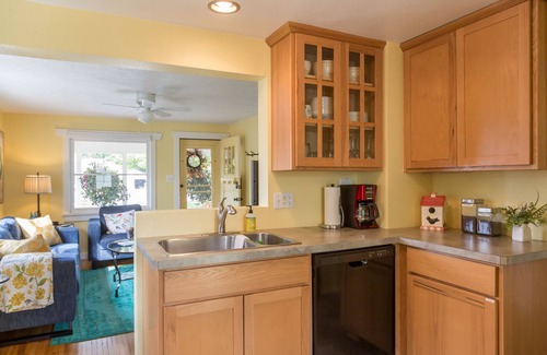 Spokane Cottage | The Birdhouse - A charming cottage on the South Hill