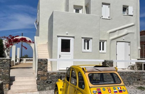 Posidonia Apartment | The Black Pig Studios