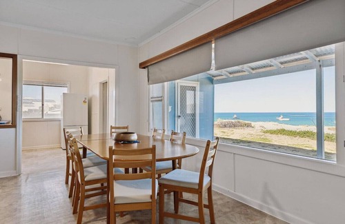 Ledge Point House | The Blue Beach House, 3 * accommodation 5 * view