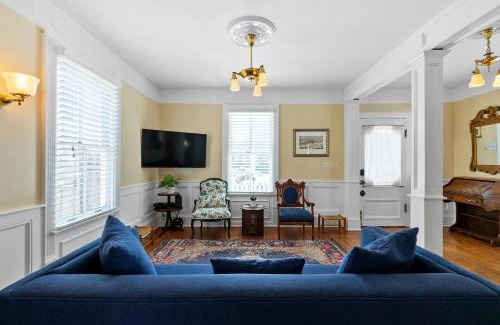 St. Augustine House | The Blue Lion- 2 Blocks to Downtown Historic Charm