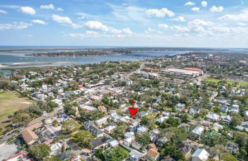St. Augustine House | The Blue Lion- 2 Blocks to Downtown Historic Charm