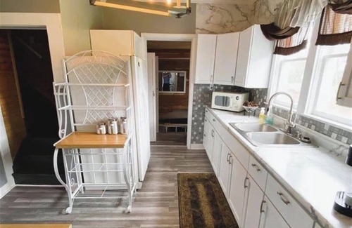 Bruce Crossing House | The Blue Nest - Spacious and quaint country home w/Sauna!