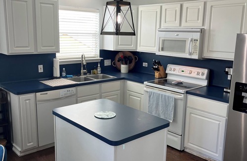 Pointblank House | The "Bluewater Dream" Waterfront Lake House with dock & spectacular views +WIFI