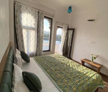 Lake Swaroop Sagar Bed & Breakfast | The Boho Royal Udaipur