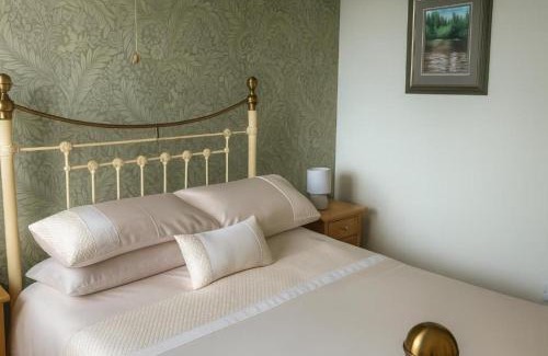 Peterchurch Bed & Breakfast | The Boughton Peterchurch - Pub Grub & Bed