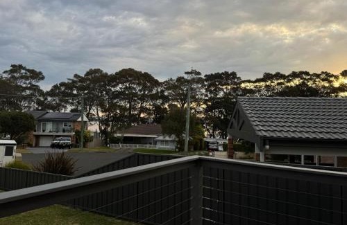 St. Georges Basin House | The Branch by the Basin Family Escape with Sunset Views