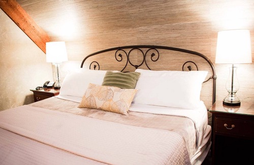 Cazenovia Hotel | The Brewster Inn