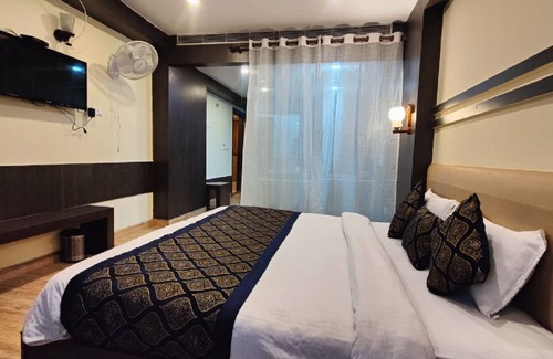 Bemloi Hotel | The Bridge View Premium - by Empire Estate