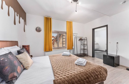 Historical Center Bruges Hotel | The brownie room by Willy Wonka's chocolate hotel!