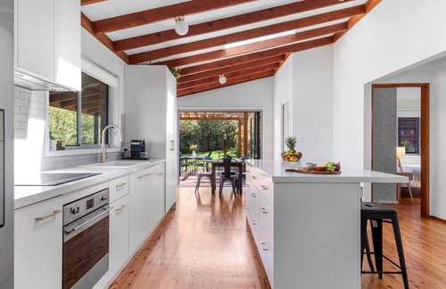 Berry House | The Bush & Berry - Pet-friendly Retreat in the Heart of Berry