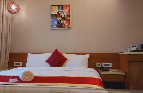 Borivali West Hotel | The Byke Delotel