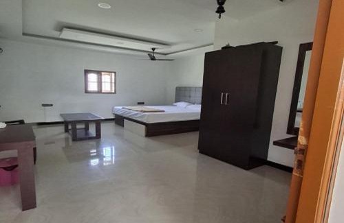 Pollachi Hotel | The Canalway Inn