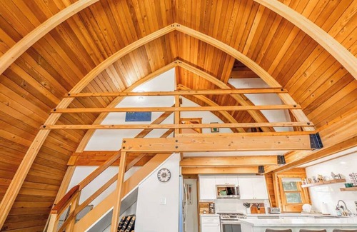 Incline Village Cabin | The Canoe Cabin