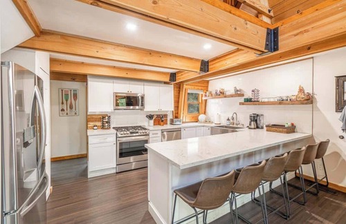 Incline Village Cabin | The Canoe Cabin