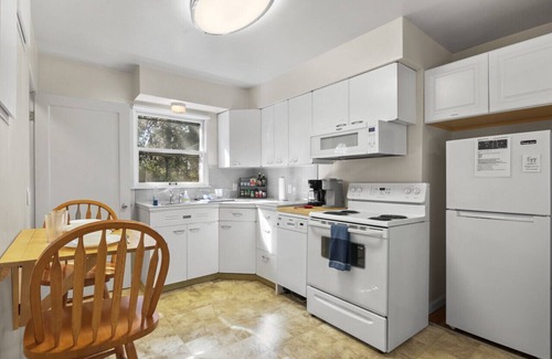 Cliff - Cannon House | The Canon Hill Cottage