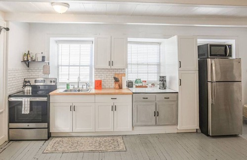 Estate East Street Apartment | The Captains Quarter's - A Relaxing Nautical Abode