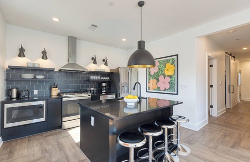 Five Points House | The Carter Buyout - 2 Units by AvantStay | Group Stays, Sleeps 24