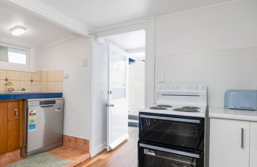 Emu Park House | The Castaway