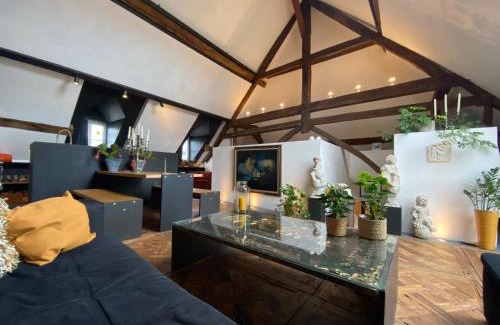 Clemency Apartment | The Castle Loft - Pascal's Angels
