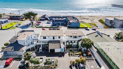 Cayucos House | The Cayucan Bungalows by AvantStay Pet-Friendly Getaway Steps from Cayucos State Beach