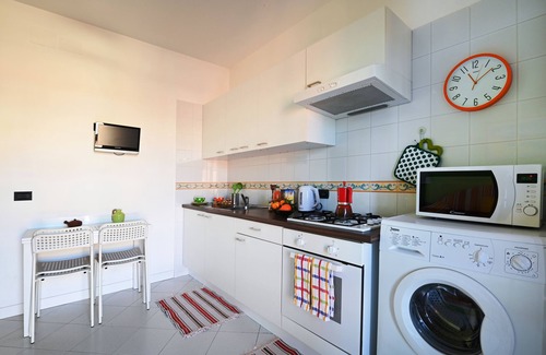 Sorrento City Centre Apartment | The Center Of Sorrento, A Short Walk From The Station And All Amenities.