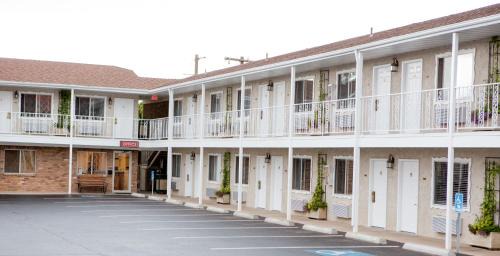 St. George Hotel | The Chalet