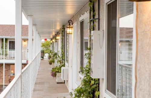 St. George Hotel | The Chalet