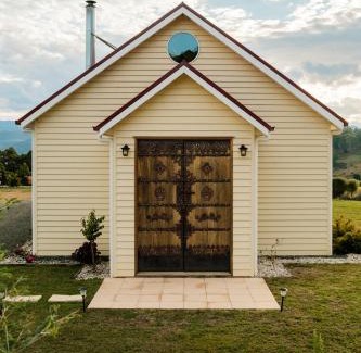 Wattle Grove House | The Chapel
