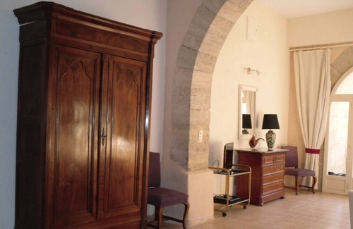 Alignan-du-Vent Apartment | THE CHAPEL OF PRIORY 5 * (75 m2 and 2 swimming pools)