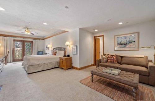 Beaver Creek Hotel | The Charter at Beaver Creek C335