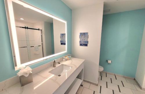 Clearwater Beach Hotel | The ChartHouse Hotel