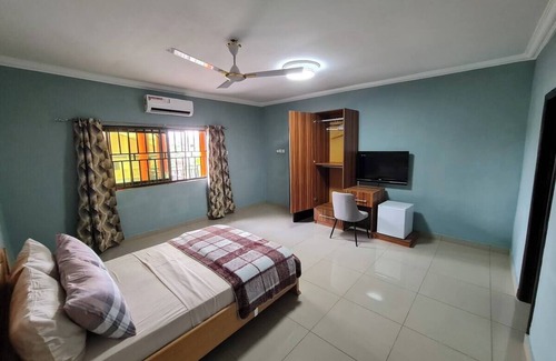 Accra Cabin | The Charways Lodge