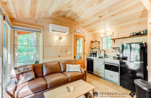 Gatlinburg Cabin | The Cherry Summary: B
