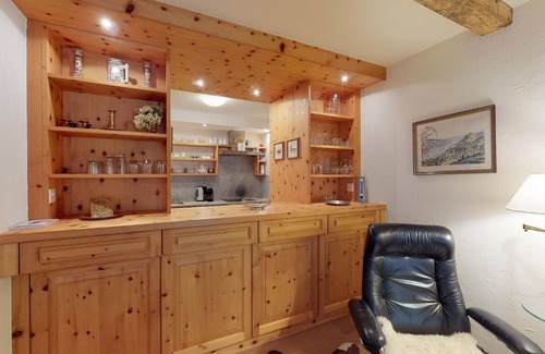 Sankt Moritz-Bad Apartment | The Chesa Surlej is well situated just next to the slope leading to the Signal f