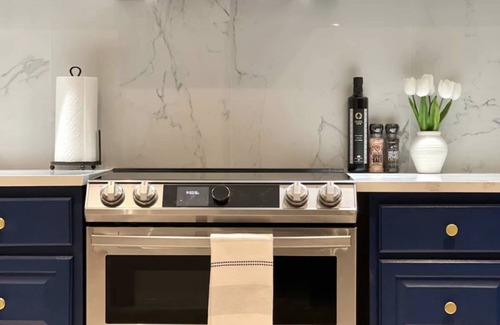 Queens House | The Circle Suite Near JFK Airport