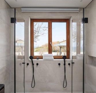 Hefer Valley House | The Cliff House וילה על הצוק עם נוף לים