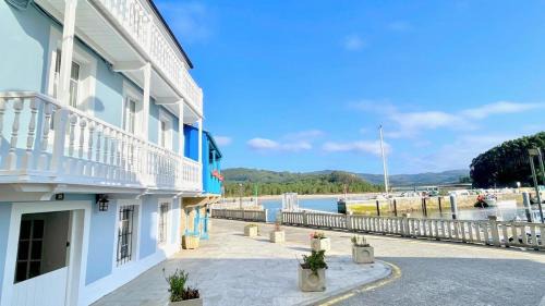 Porto do Barqueiro House | The Cliffs - Barqueiro Blue