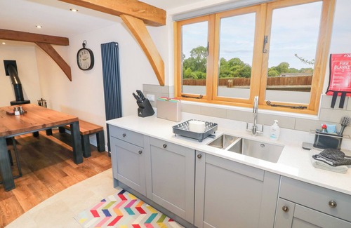 Middleton Cheney Cottage | THE COACH HOUSE, romantic, with open fire in Chacombe