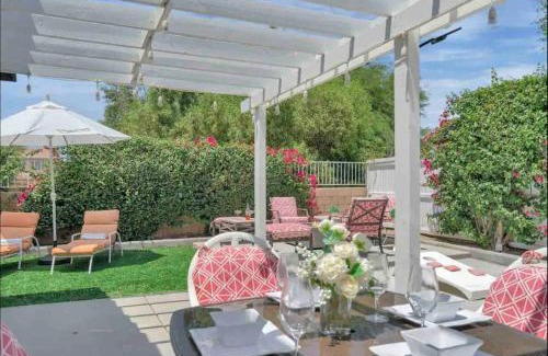 Coachella House | The Coachella Gem weekly discounts