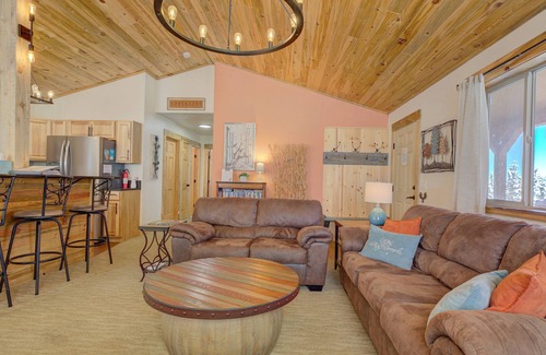 Indian Mountain Cabin | The Como Cabin | Hot Tub | Games | Firepit!