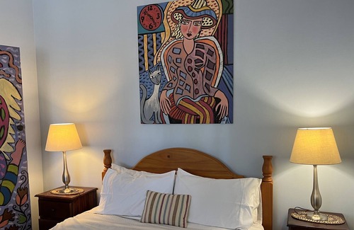 South Fremantle Cottage | The Cool House, South Fremantle, walk to the beach