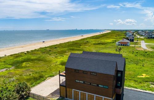 Crystal Beach House | The Coppertone House home