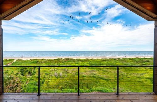 Crystal Beach House | The Coppertone House home