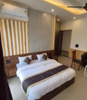 Bail Parao Hotel | The Corbett Green Woods