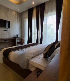 Bail Parao Hotel | The Corbett Green Woods