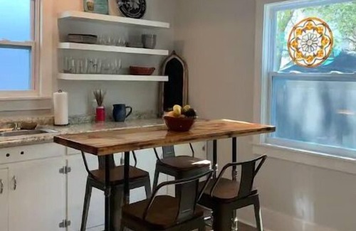 Lincolnville Cottage | The Cottage at Kings Ferry Cottage - The Place to Be!