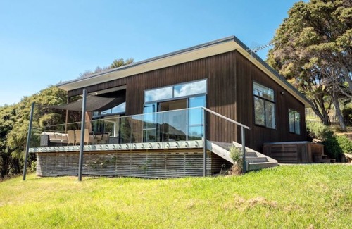 Omiha Cottage | The Cottage at Te Whau Retreat - Stay Waiheke